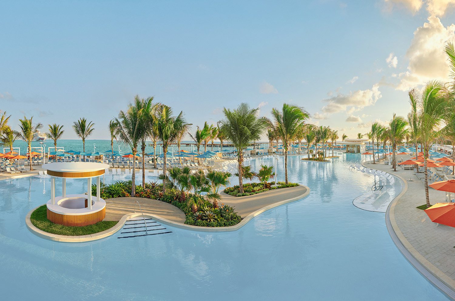 great life lagoon at great stirrup cay 1920 gscpool 1500x995 tile