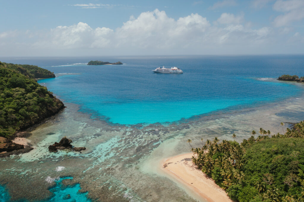 Silversea Silver Cloud in Fiji