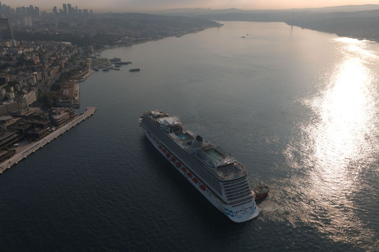 AROYA Cruises Winter Sailings