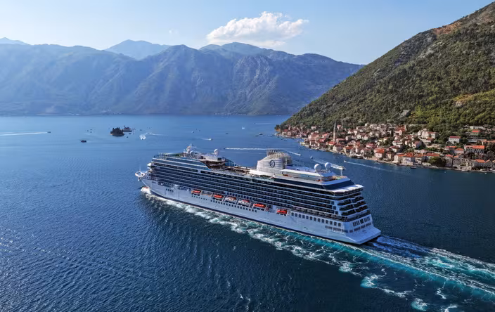 Oceania Cruise HIp in Montenegro
