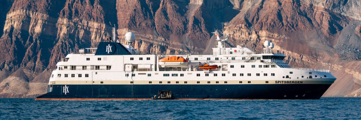 hx ms spitzbergeb 17 east greenland segelsa llskapet fjord kayfochtmann