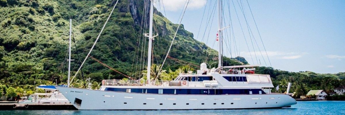 variety cruises ship in polynesia